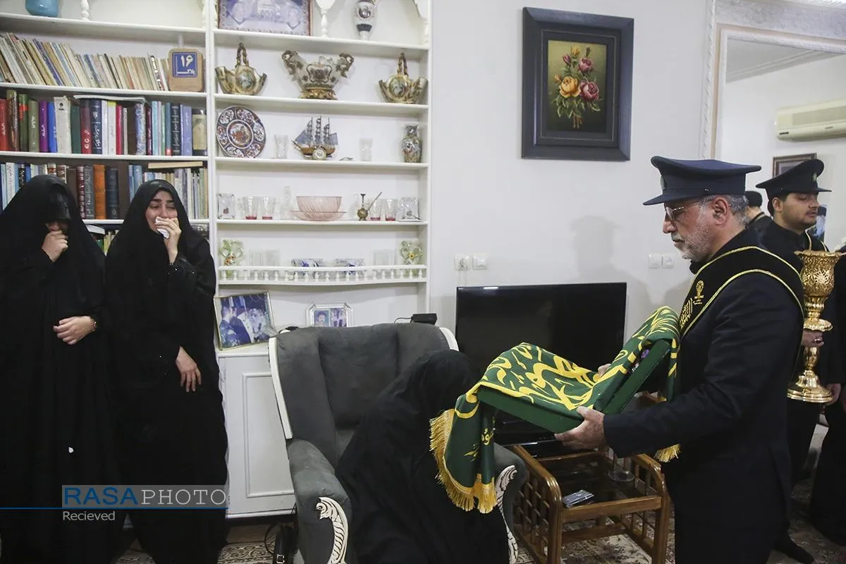 حضور خادمان حرم حضرت معصومه (س) در منزل سپهبد شهید عبدالرحیم موسوی