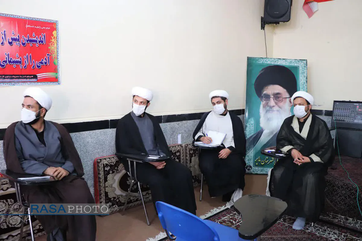 دیدار حجت الاسلام والمسلمین آزادی خواه نماینده مردم ملایر در مجلس شورای اسلامی با طلاب و مبلغان این شهر
