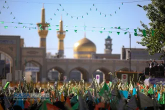 گلباران حرم مطهر رضوی در سالروز ولادت حضرت معصومه&lrm; (سلام الله علیها)