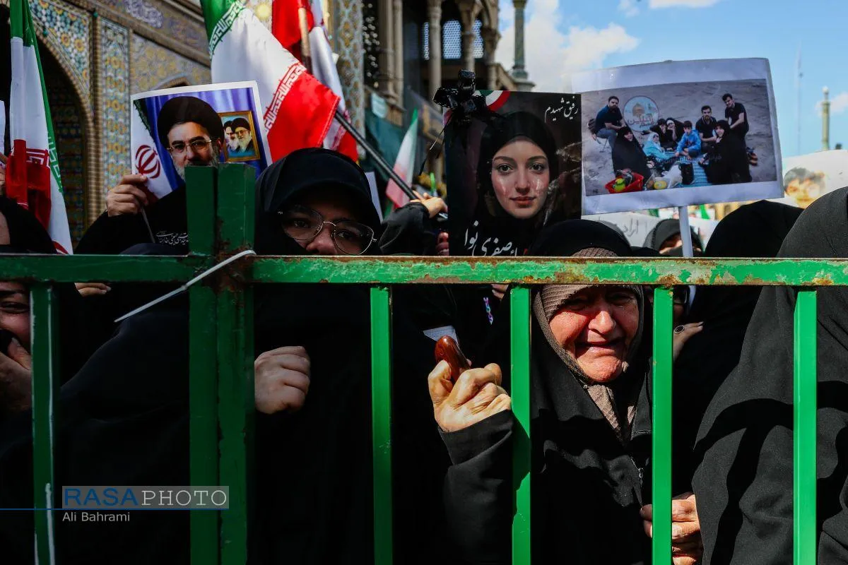 تشییع پیکر ۱۷ شهید تجاوز آمریکایی صهیونی به پردیسان