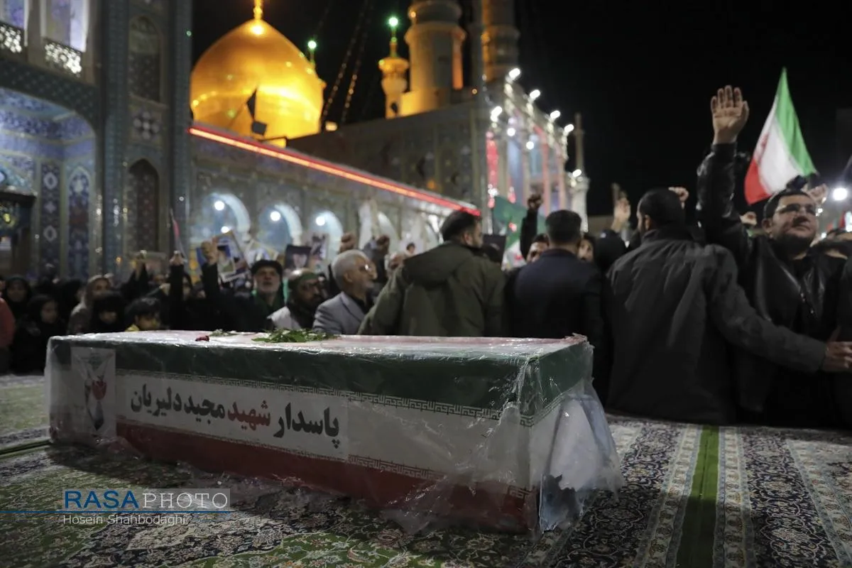 وداع با با پیکر شهید مجید دلیریان در حرم کریمه اهلبیت (س)