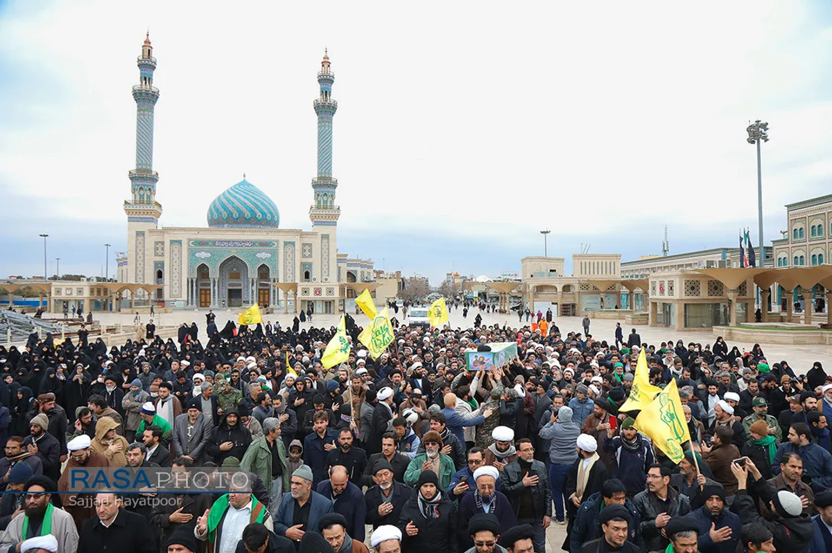 تشییع پیکر طلبه شهید مدافع حرم حجت الاسلام موسوی در قم