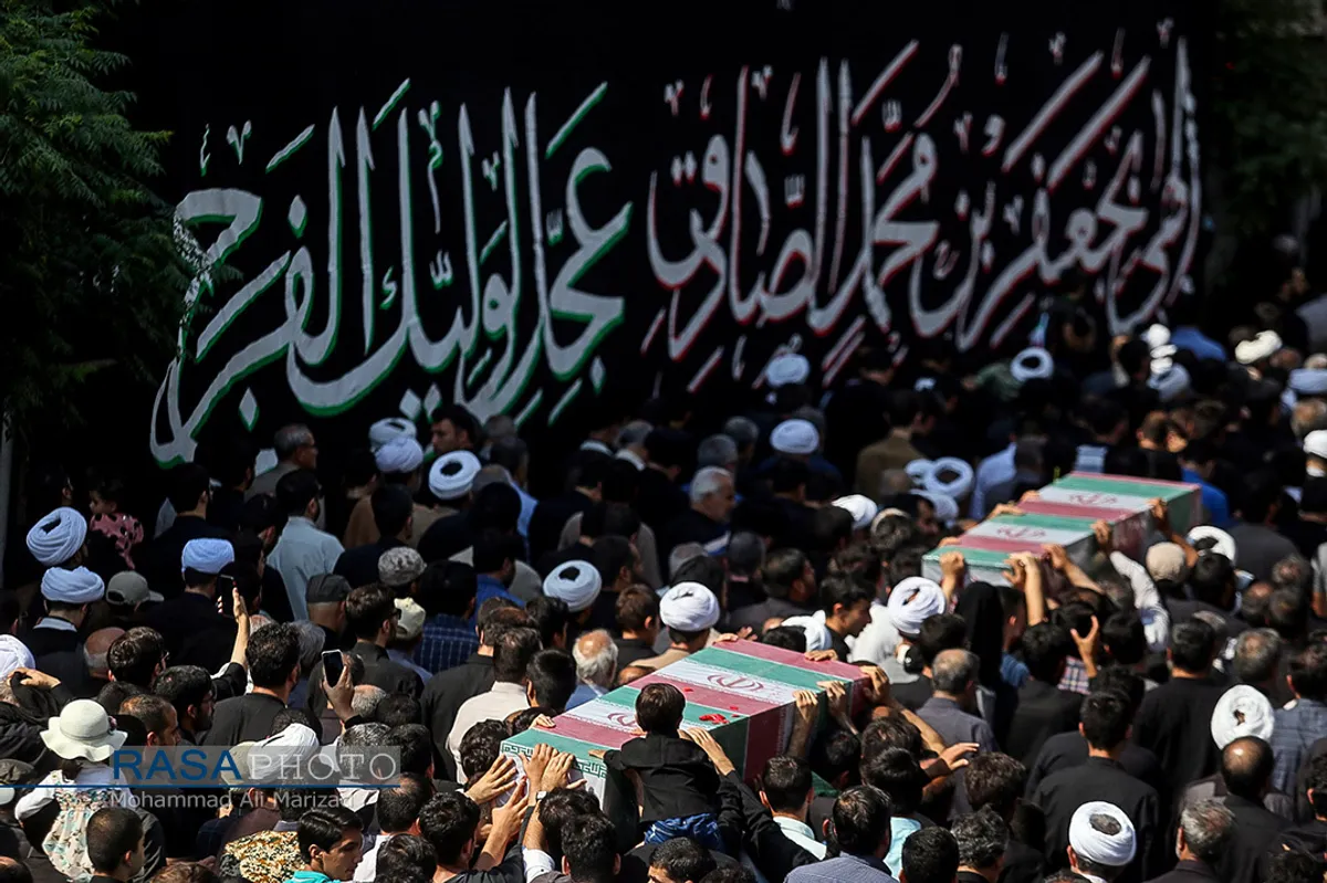تشییع ۷ شهید گمنام دفاع مقدس در قم