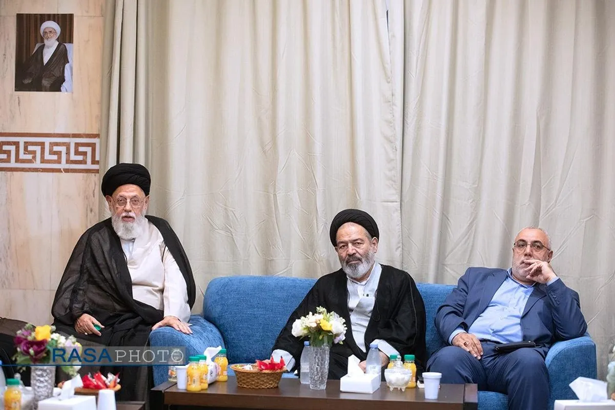دیدارمسئولان حج و زیارت با نمایندگان دفاتر مراجع عظام تقلید در مدینه