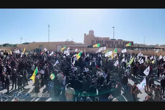 اعتراضات شدید و تجمع مردم عراق مقابل سفارت آمریکا در بغداد