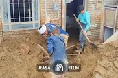 حضور طلاب در مناطق سیل زده قوت قلبی برای مردم