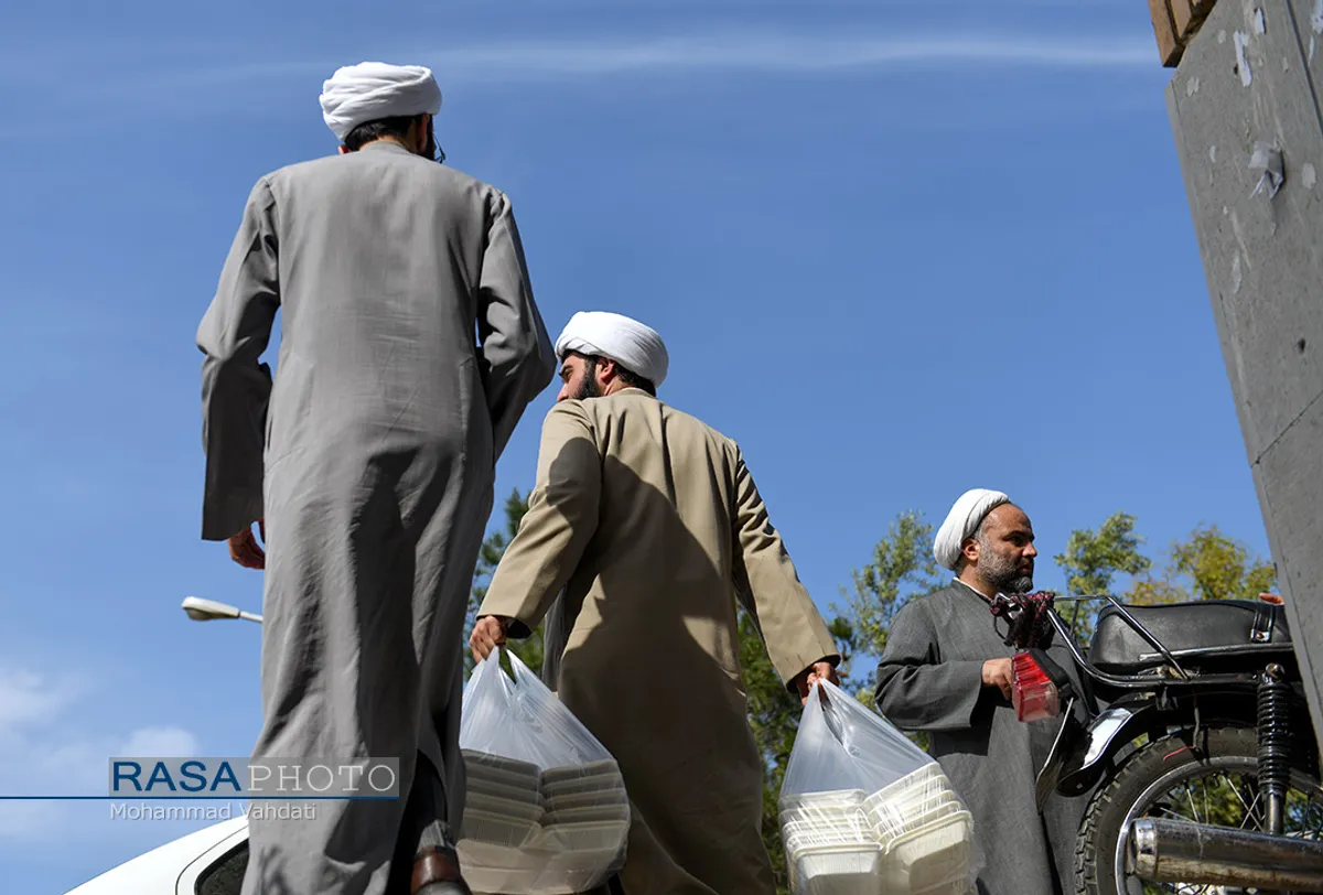 گزارش تصویری | سفره افطاری حضرت صاحب العصر (عج)