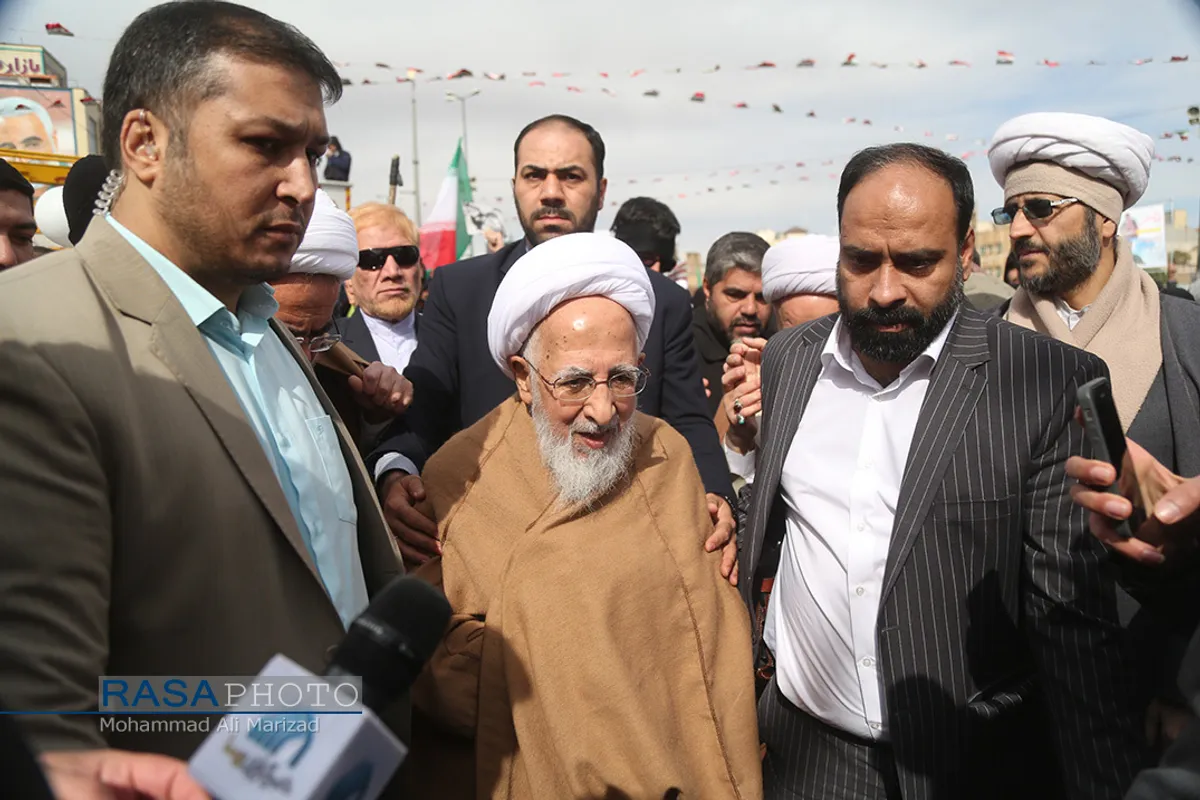 حضور حضرت آیت الله جوادی آملی در راهپیمایی ۲۲ بهمن ۱۳۹۸