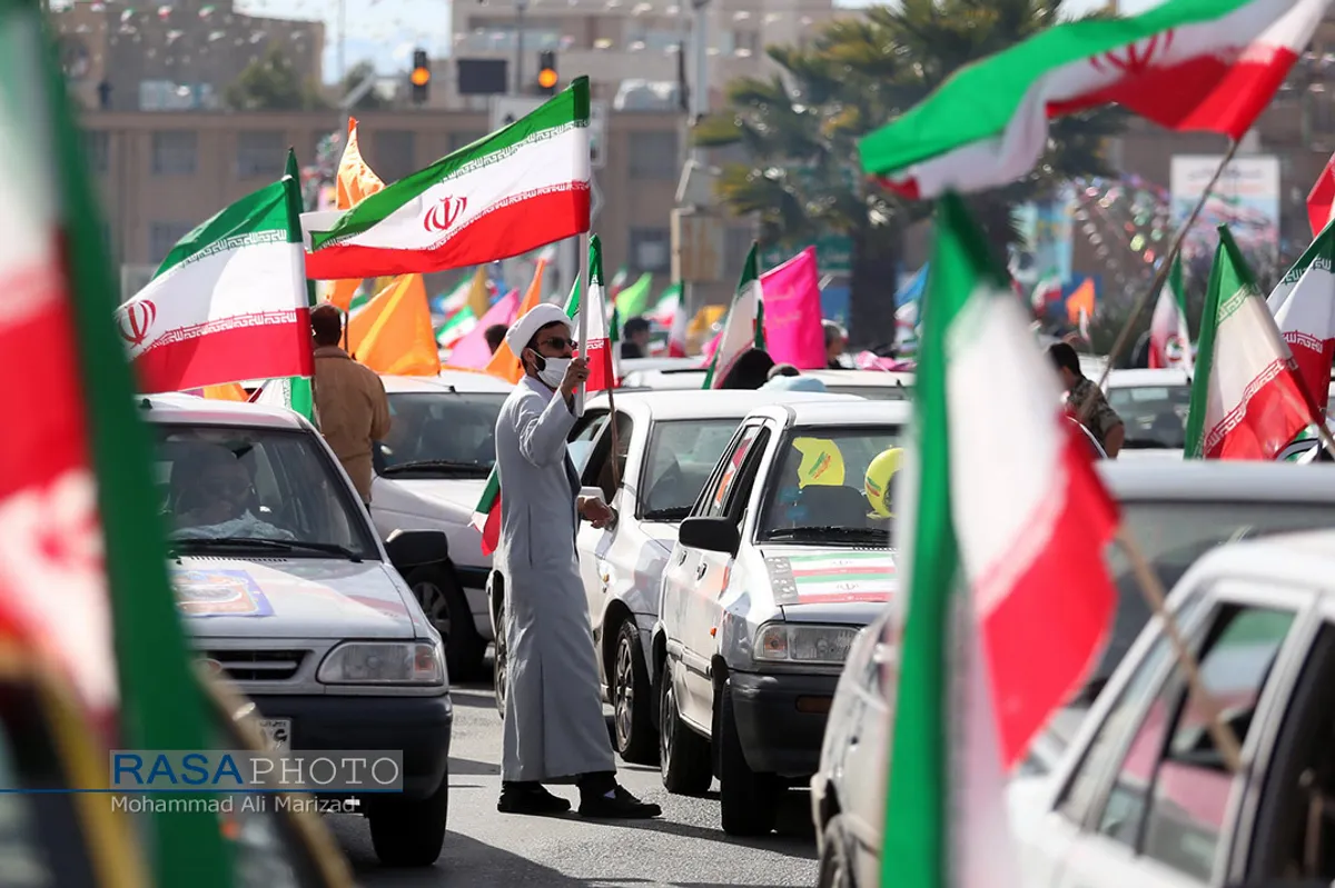 عکس&zwnj;های منتخب خبرگزاری رسا از راهپیمایی یوم الله ۲۲ بهمن ۱۳۹۹