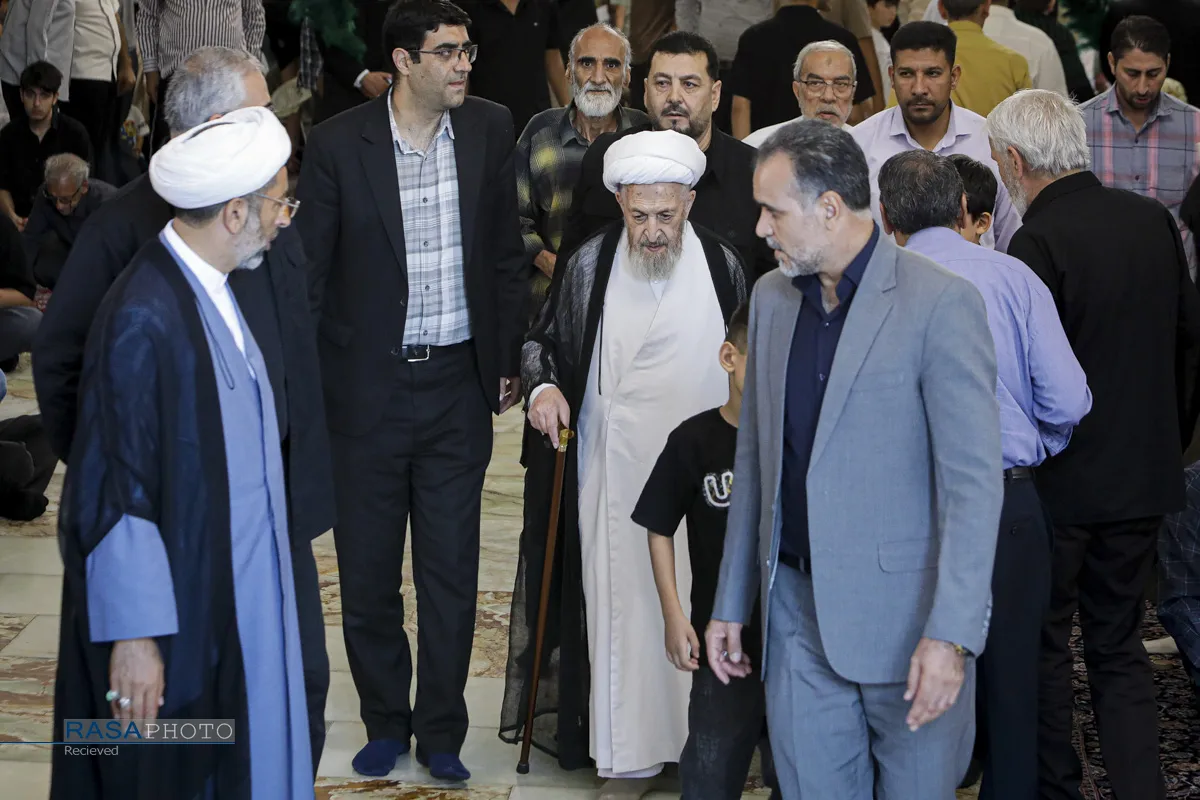 تشرف حضرت آیت&zwnj;الله جعفر سبحانی به حرم مطهر رضوی
