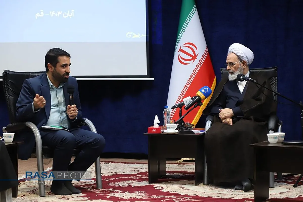 نشست صمیمی اعضای شورای فعالان فضای مجازی