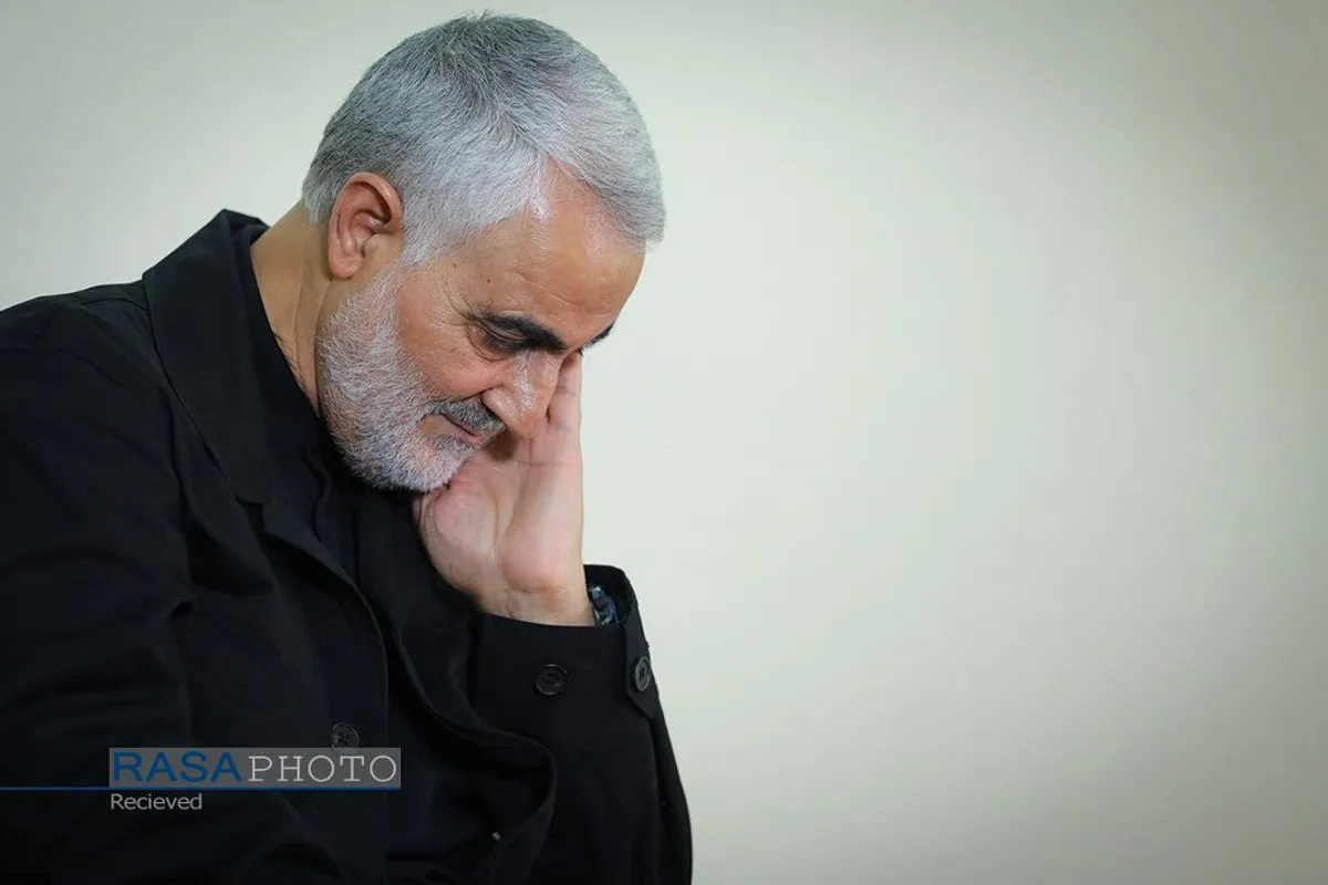 مجموعه&zwnj;ای از عکس&zwnj;های سردار شهید حاج قاسم سلیمانی در کنار رهبر معظم انقلاب