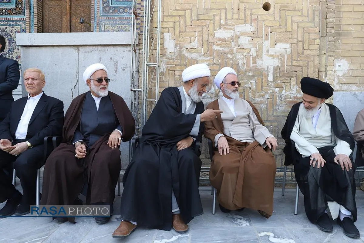 تجمع طلاب و فضلای حوزه در حمایت از عملیات مقتدرانه نیرو&zwnj;های مسلح -۲