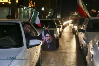 شور  و شوق مردم در خیابان&zwnj;های قم در پی اعلام رهبری حضرت آیت الله سید مجتبی خامنه&zwnj;ای