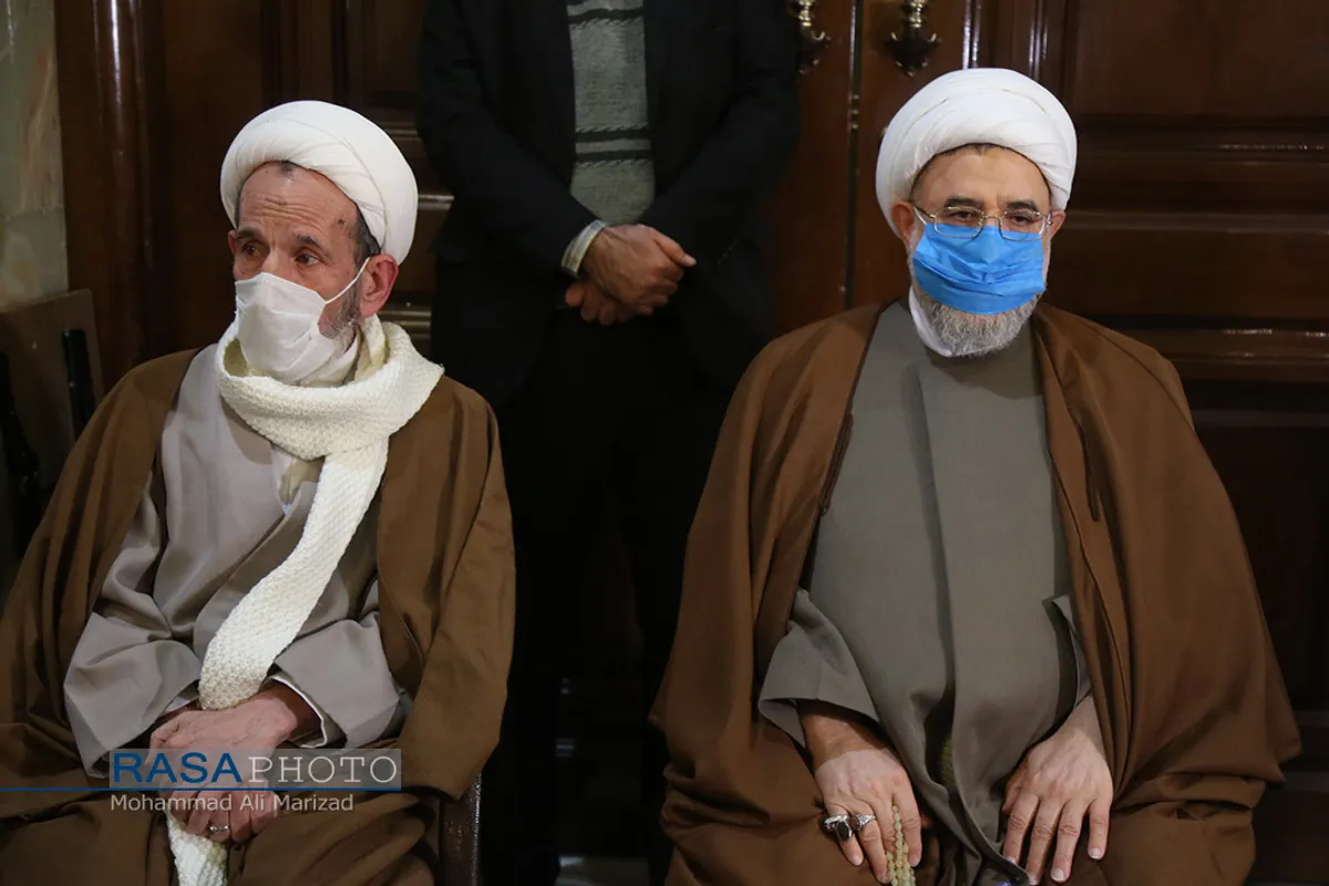 از راست آیت لله محسن اراکی و آیت الله عبداللهی | مراسم تشییع پیکر آیت الله محمدی یزدی در قم