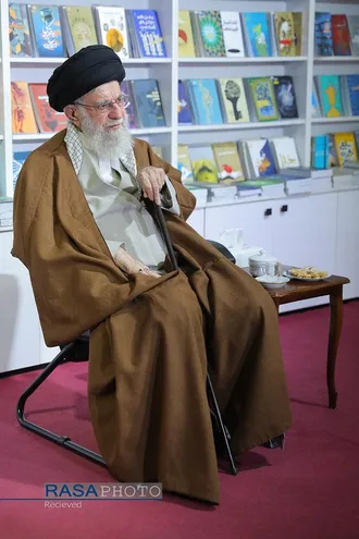 بازدید رهبر معظم انقلاب از سی و پنجمین نمایشگاه بین&zwnj;المللی کتاب تهران