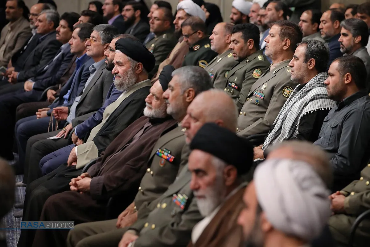 دیدار دست&zwnj;اندرکاران برگزاری کنگره ملی شهدای استان لرستان با مقام معظم رهبری