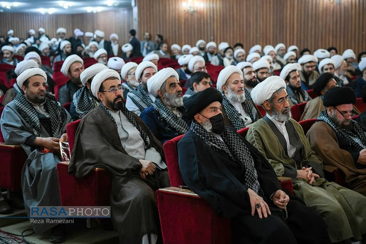 نشست تشکل اساتید سطوح عالی و خارج حوزه علمیه با موضوع "طوفان الاقصی و تحولات جهانی"