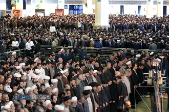 مراسم اقامه نماز بر پیکر آیت&zwnj;الله هاشمی شاهرودی به امامت رهبر انقلاب