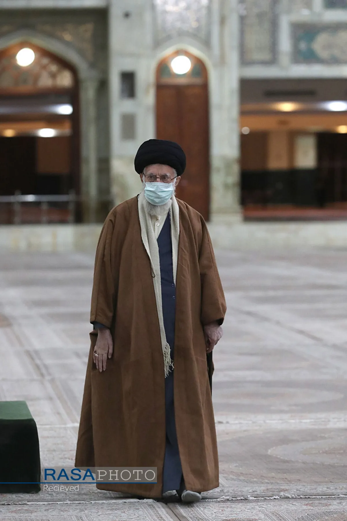 حضور مقام معظم رهبری در مرقد مطهر امام خمینی (ره) و گلزار شهیدان