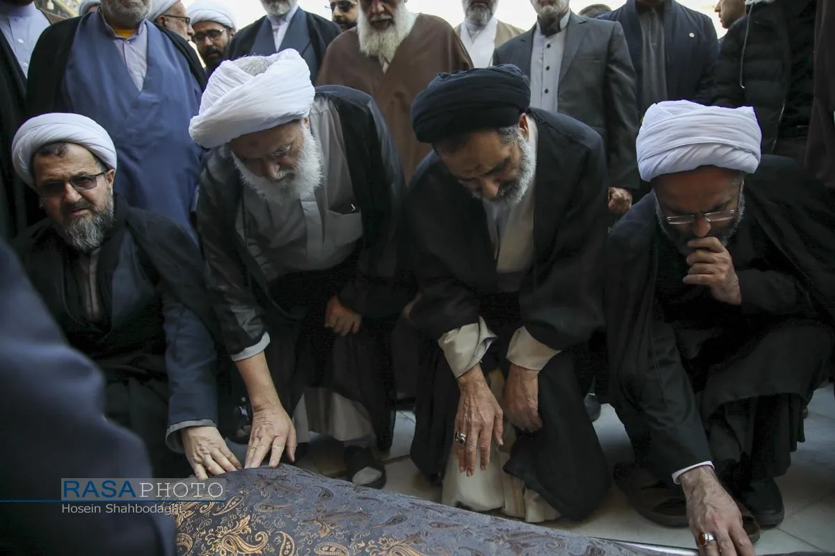 مراسم تشییع و خاکسپاری ابوالشهید حاج&zwnj;آقا عبدالله طائب