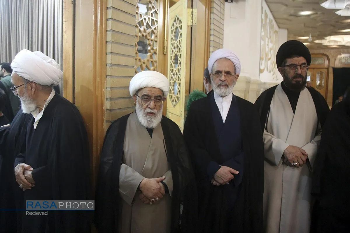 بزرگداشت رهبر شهید انقلاب در حرم کریمه اهل&zwnj;بیت (س)