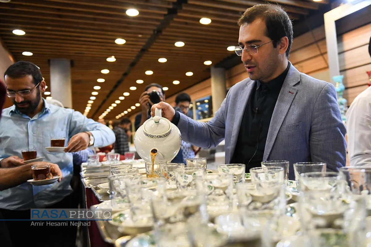 هفدهمین نمایشگاه &laquo;عطر سیب&raquo;