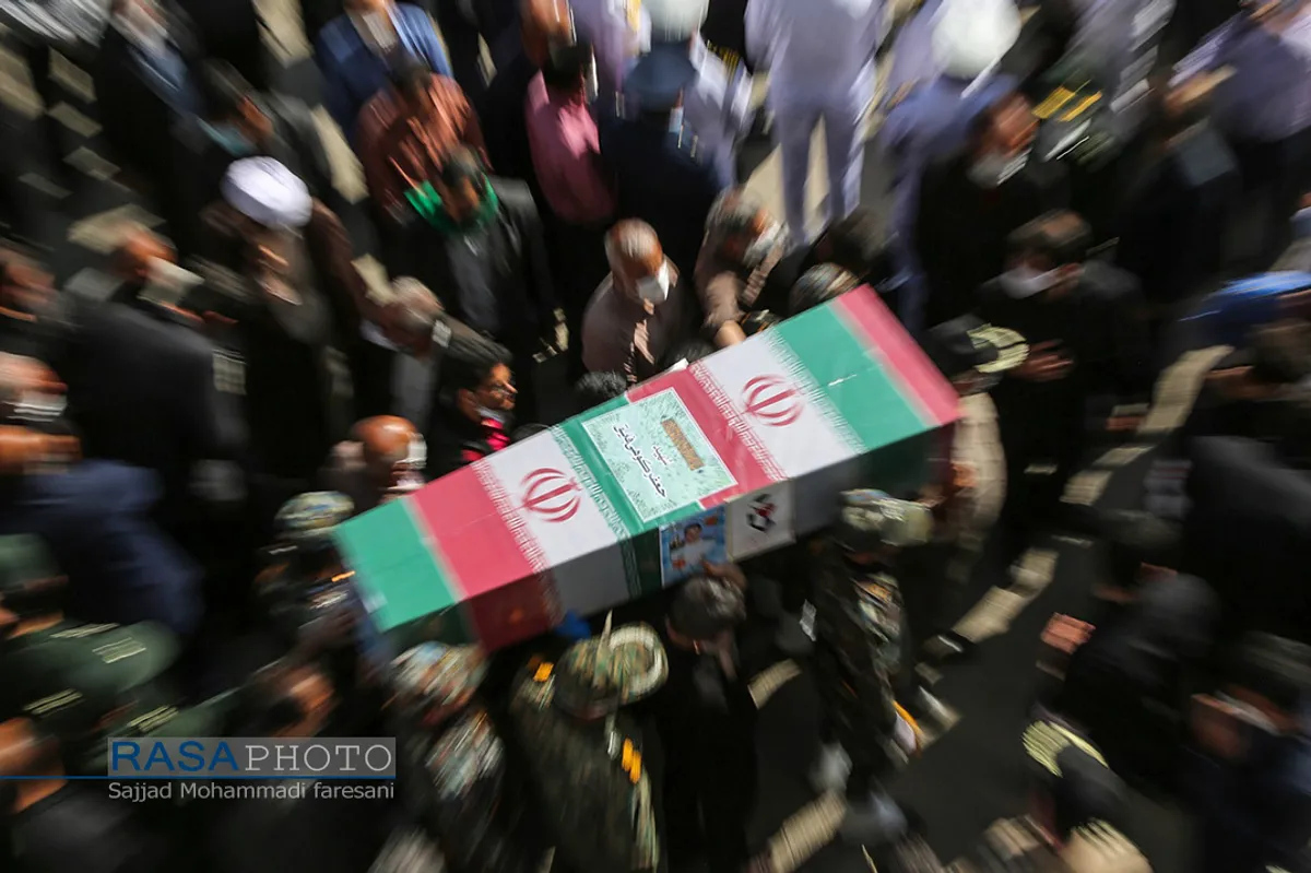 تشییع پیکر مطهر شهید مدافع حریم ایران در شهرکرد&lrm;