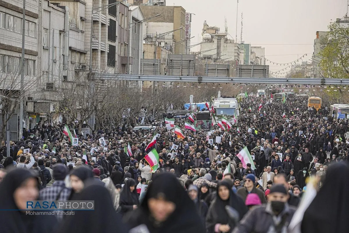 تشییع بیش از ۱۰۰ شهید حافظ امنیت در تهران