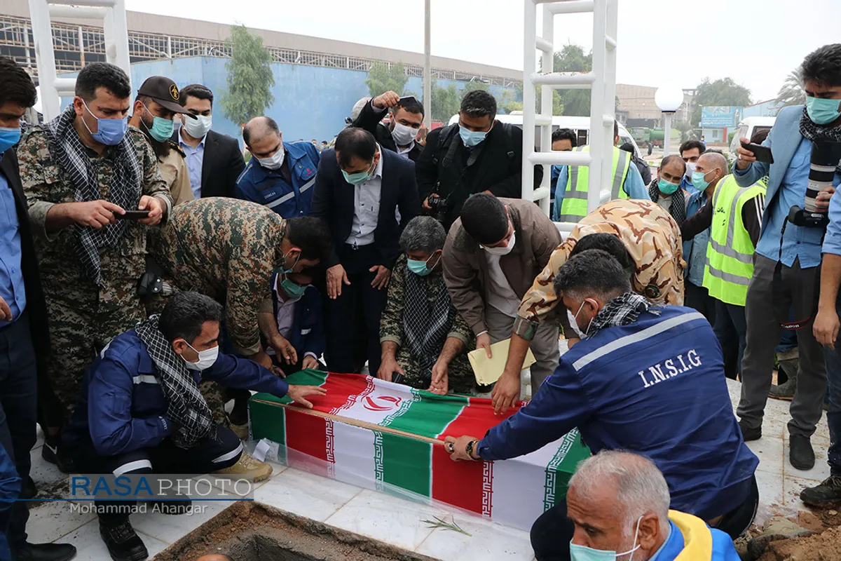 تشییع و خاکسپاری دو شهید گمنام دفاع مقدس در اهواز&lrm;