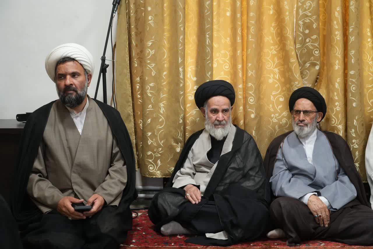 آیتالله عاملی با اساتید و علمای حوزه علمیه بناب دیدار کرد+ تصاویر آیتالله عاملی با اساتید و علمای حوزه علمیه بناب دیدار کرد+ تصاویر