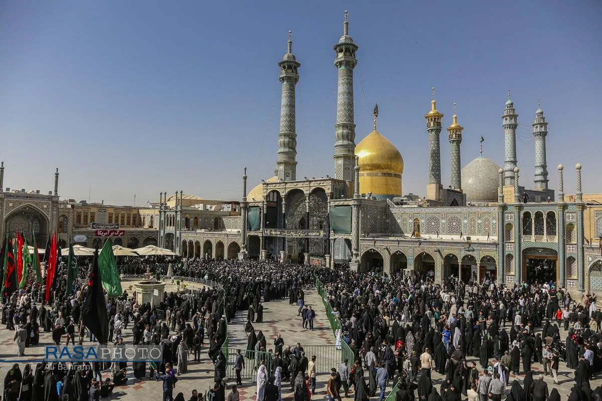 دسته عزای خادمان و زائران در سالروز رحلت حضرت معصومه (سلام&zwnj;الله&zwnj;علیها)