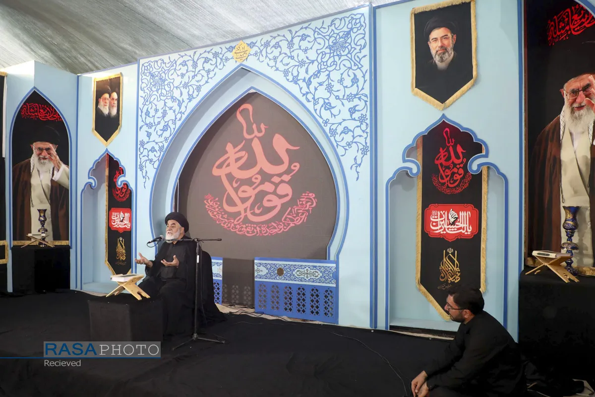 استغاثه به امام زمان (عج) در موکب آستان مسجد جمکران
