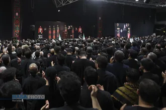 مراسم عزاداری شب تاسوعا در جوار محل شهادت رهبر شهید انقلاب اسلامی
