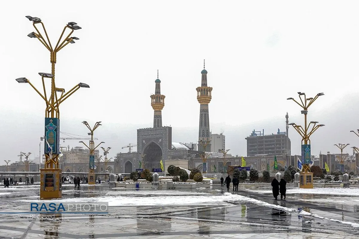 بارش برف در حرم مطهر رضوی