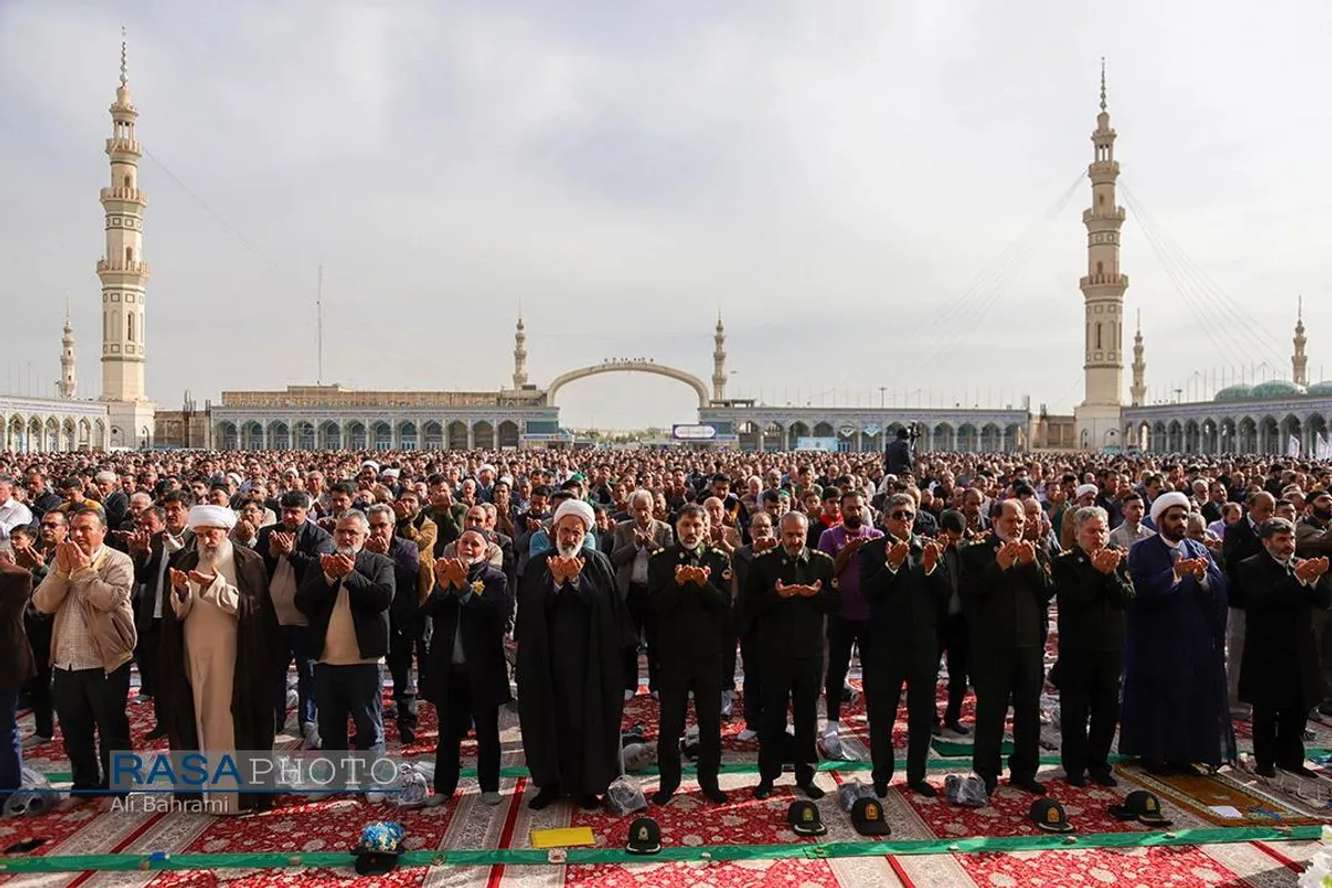 اقامه نماز عید سعید فطر در مسجد مقدس جمکران