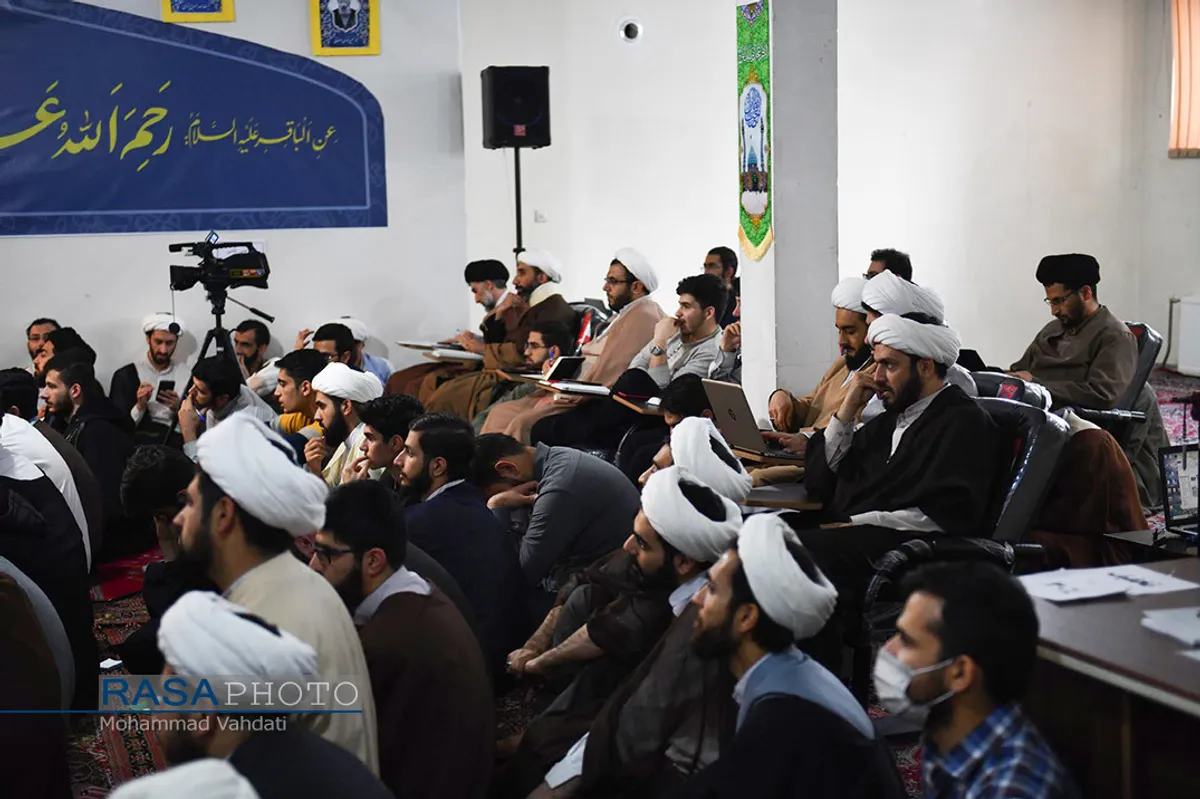 اولین دوره آموزشی آشنایی با مکتب فقهی حضرت آیت الله خامنه&zwnj;ای
