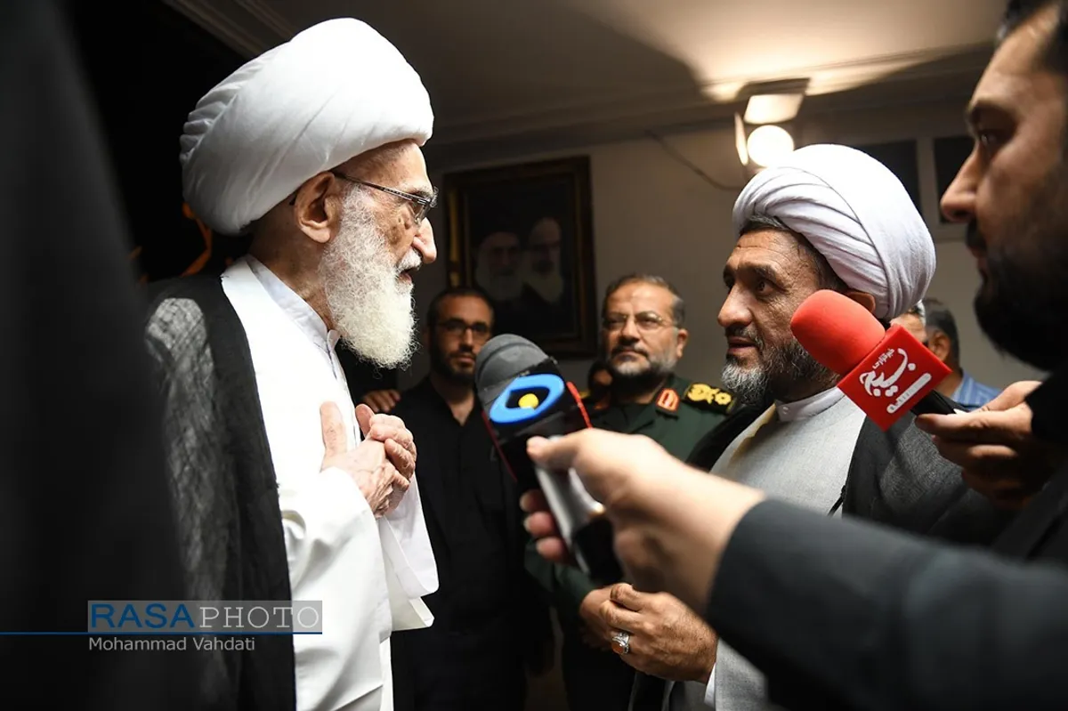 دیدار شرکت کنندگان آیین ملی تکریم فعالان مسجد با حضرت آیت الله نوری همدانی