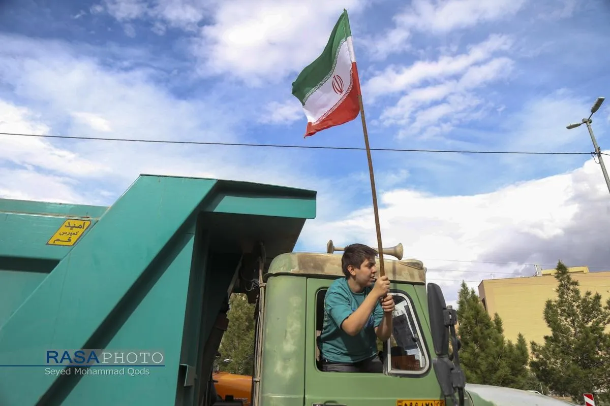 بیعت کامیون&zwnj;داران استان قم با رهبر معظم انقلاب