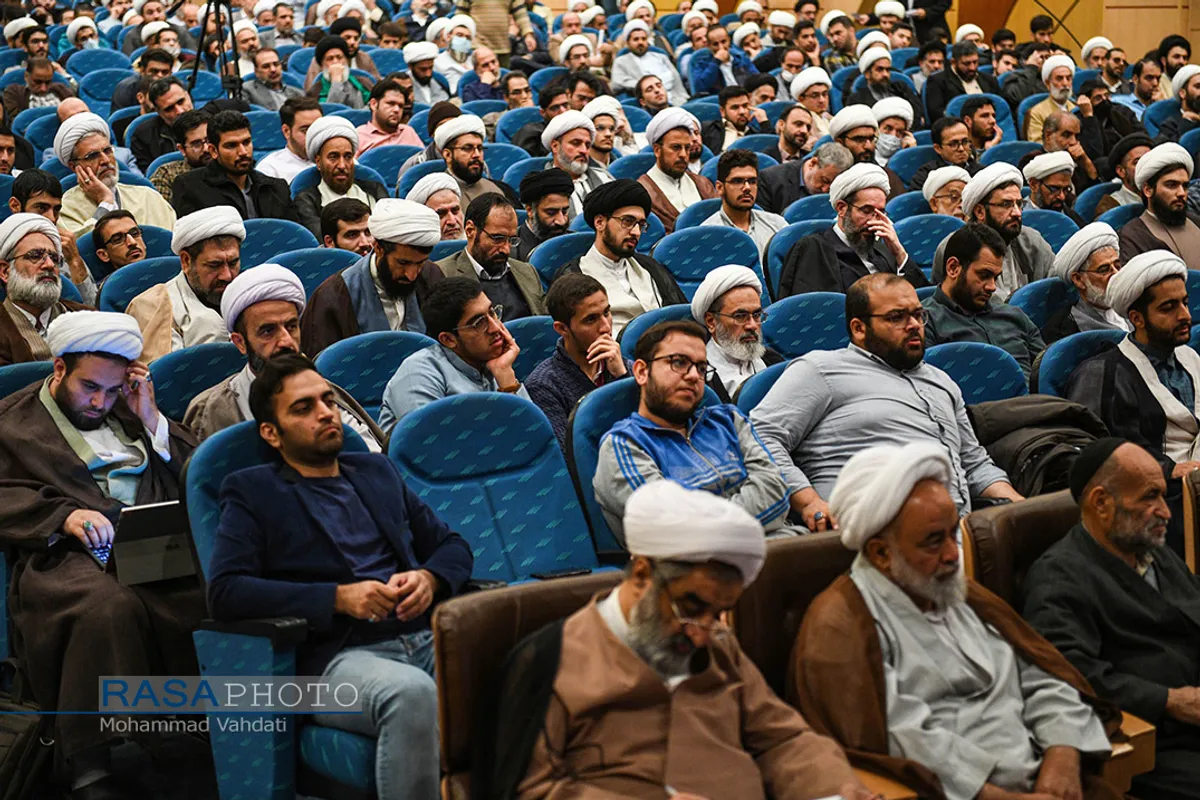 نشست جهاد تبیین با عنوان "امید به آینده انقلاب؛واقعی یا موهوم؟"