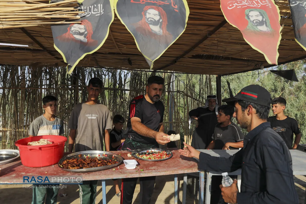 حضور زائران اربعین حسینی در طریق العلماء
