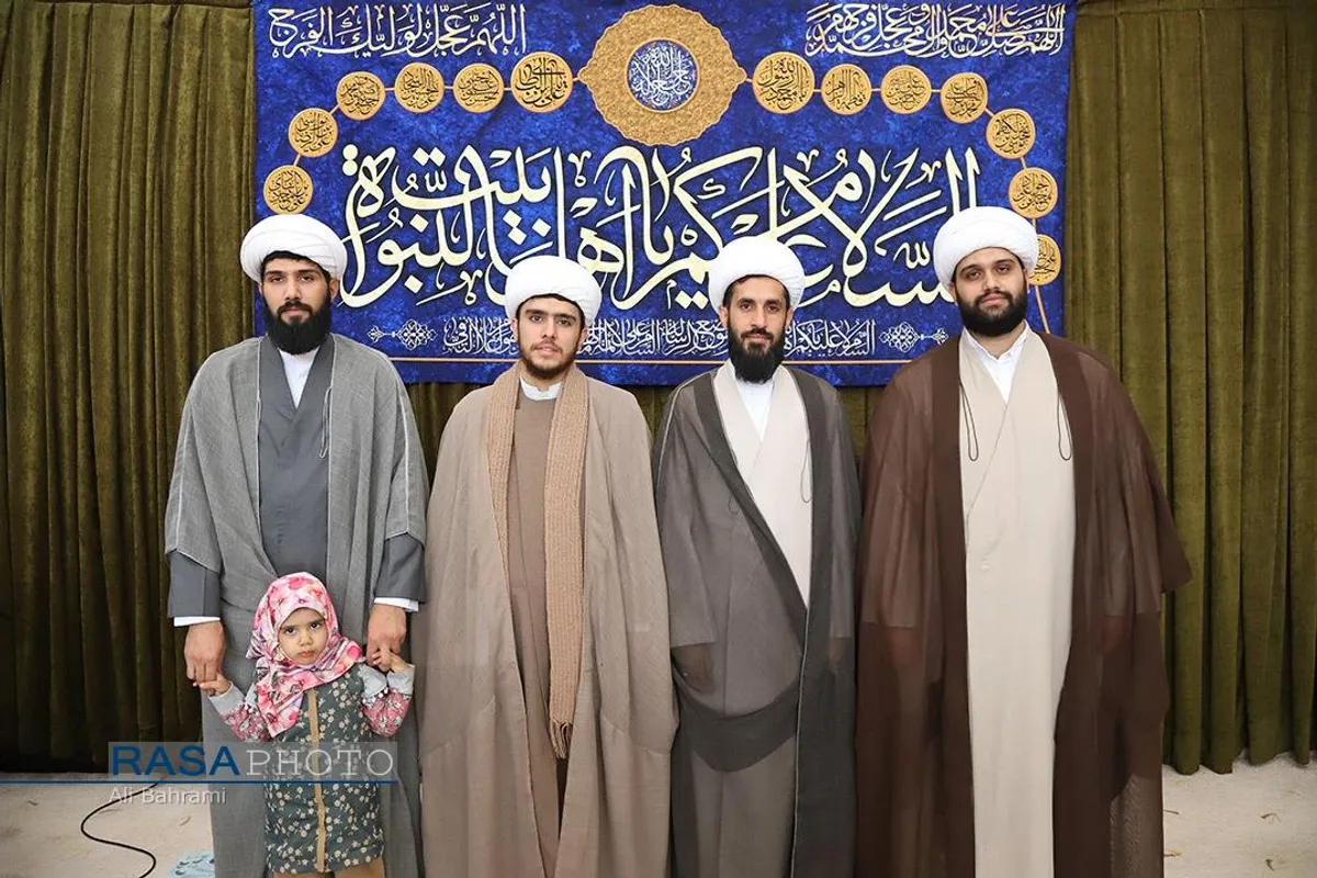جشن عمامه&zwnj;گذاری طلاب در بیوت مراجع تقلید به&zwnj;مناسبت روز میلاد حضرت زهرا (سلام&zwnj;الله&zwnj;علیها)