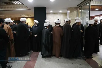 حضور شخصیت&zwnj;های حوزوی و گروه&zwnj;های مردم در دفتر حزب الله لبنان در قم