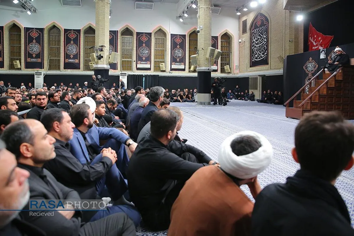 اولین شب عزاداری حضرت اباعبدالله الحسین (علیه&zwnj;السلام) با حضور رهبر انقلاب