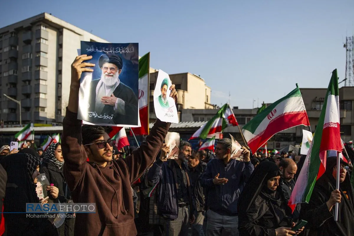 بیعت تاریخی مردم ولایتمدار تهران با سومین رهبر معظم انقلاب اسلامی