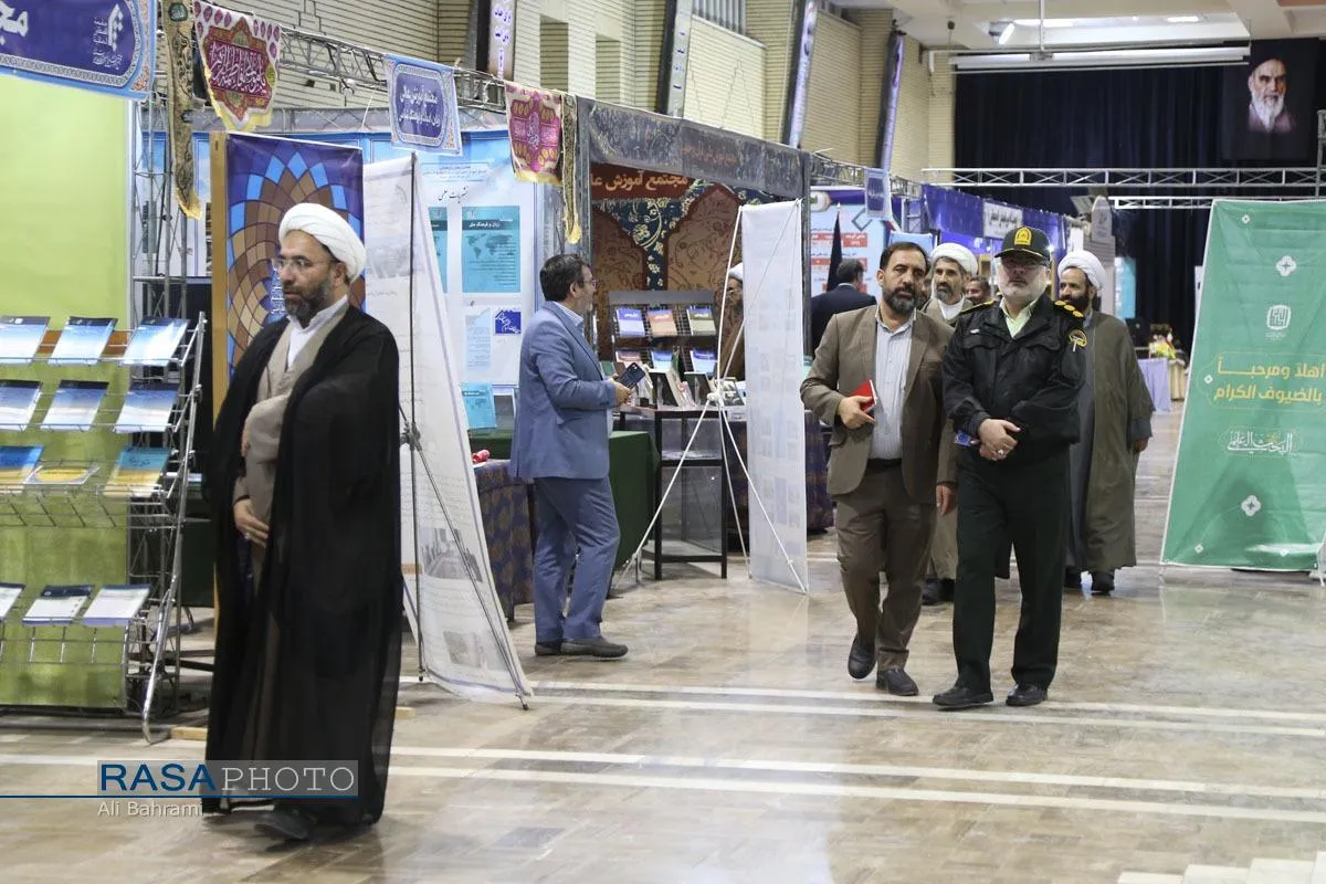 نمایشگاه دستاوردهای پژوهشی جامعة المصطفی