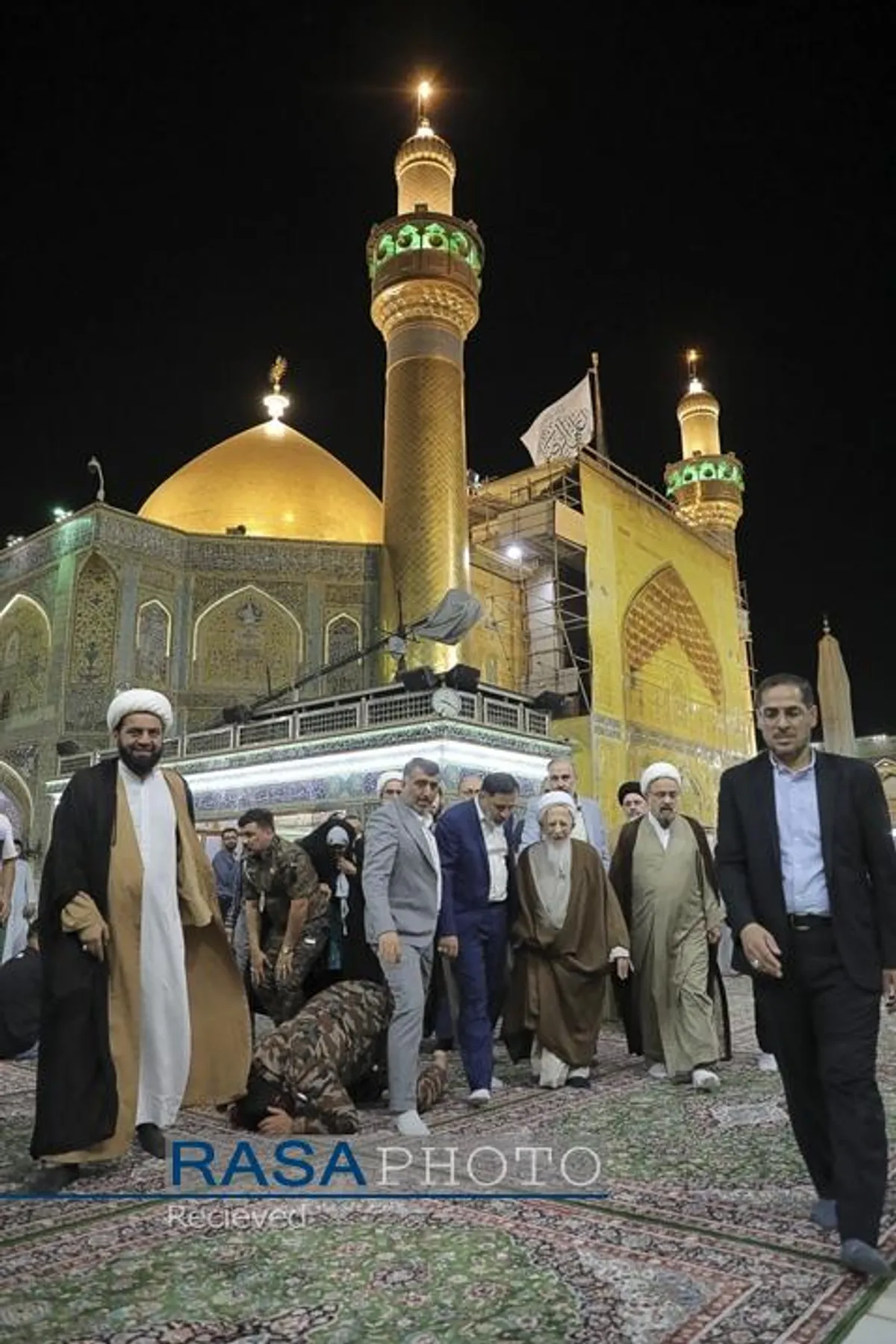 تشرف حضرت آیت الله جوادی آملی به حرم امیرالمومنین