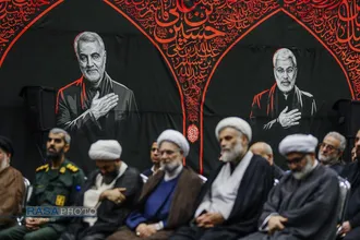 آئین سیاه پوشان عزای حسینی و رونمایی از اثر "اصحاب آخرالزمانی سید الشهدا (علیه السلام)"