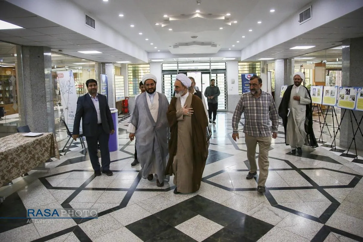 مراسم رونمایی از نرم&zwnj;افزار جامع الاحادیث نسخه ۴