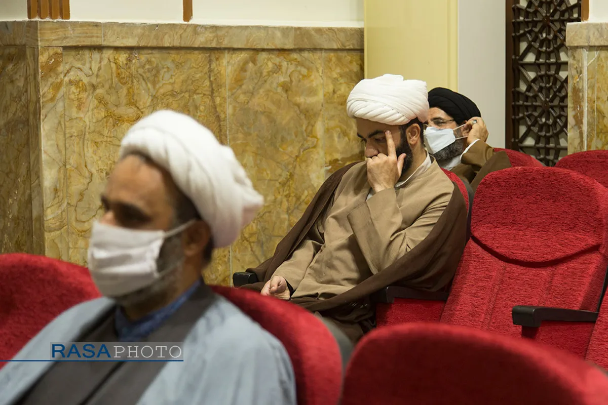 نشست مهارت افزایی شیوه&zwnj;های مدیریت در مدارس علمیه با حضور حجت الاسلام عالم زاده نوری معاون تهذیب حوزه علمیه